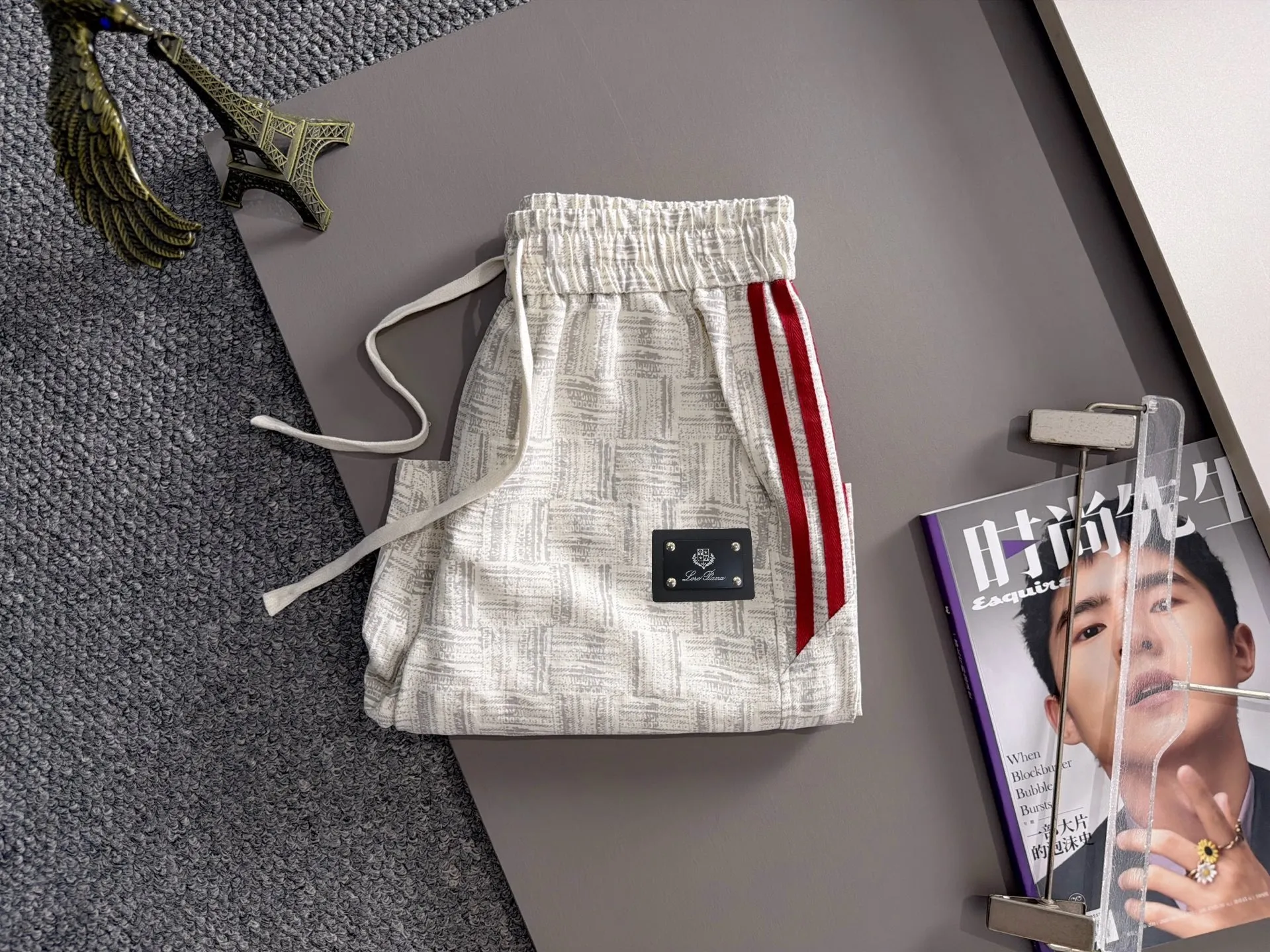 LP 2036 Spring/Summer New Arrival elastic band casual shorts, counter-customized fabric Breathable, high comfort, impeccable details, brand element design concept, reflecting high quality. It feels delicate and soft! It presents a casual cut and the upper body shape is great! Sizes:M-5XL